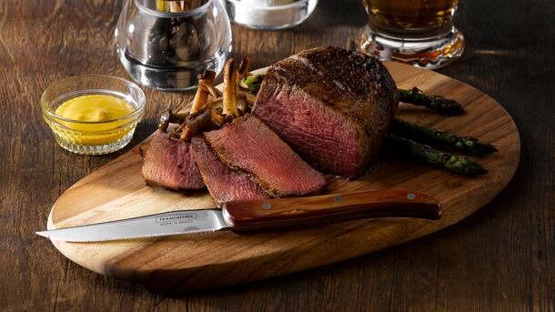 STEAK-KNIFE-lifestyle.jpg