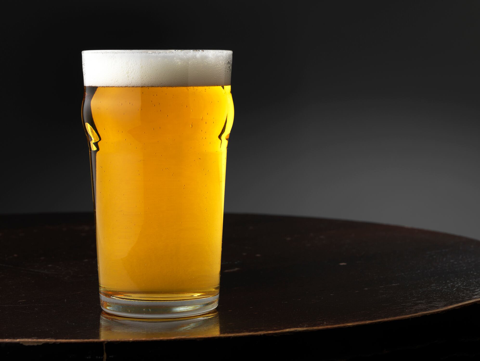 Price of a pint in pubs in April 2026.