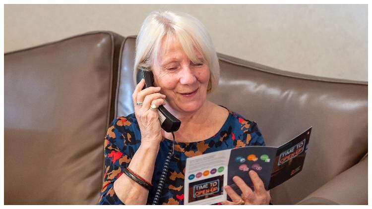 How to overcome loneliness in the run-up to Christmas