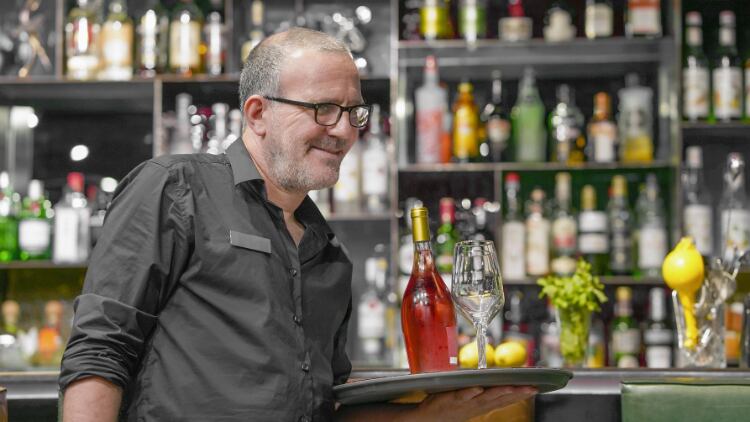 UKHospitality-launches-guide-to-recruit-more-over-50s.jpg