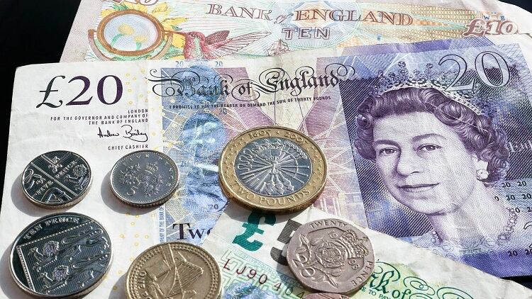 Should-pubs-let-staff-keep-their-tips.jpg