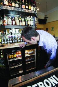 Pub.mentors.the.Elephant.Bar.with.Martin.jpg