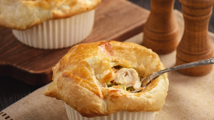 How to make: chicken and leek pie