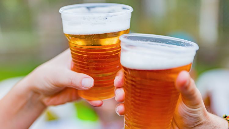 CAMRA backs plastic-free pint campaign