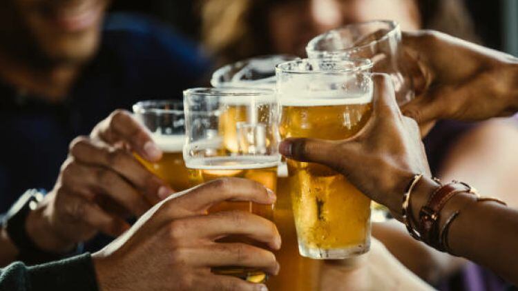 Drinks-sales-in-pubs-ahead-of-2021-levels-during-November.jpg