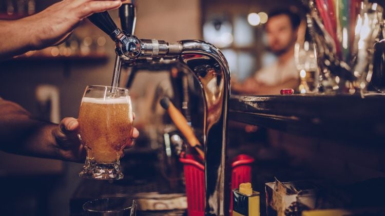 Do-pubs-have-to-close-during-the-mourning-period-following-Queen-Elizabeth-II-s-death.jpg