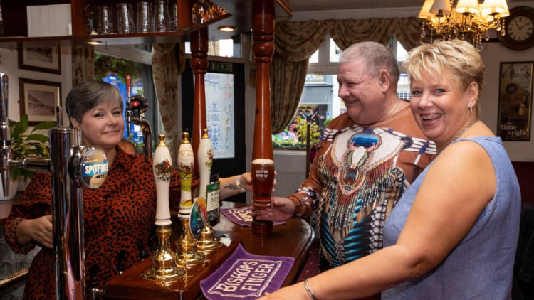 Licensee takes on pub that was first date venue