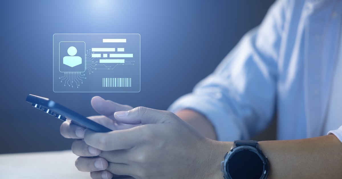 Plans permitting pubs to accept digital ID from autumn moves forward