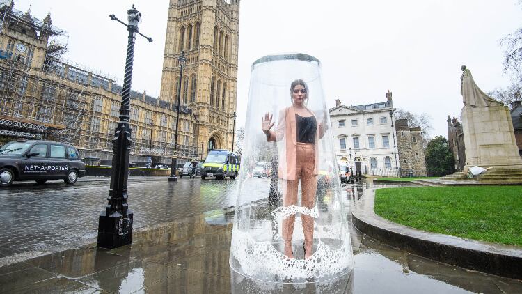 Bake-off winner Candice Brown protests pubs’ financial plight