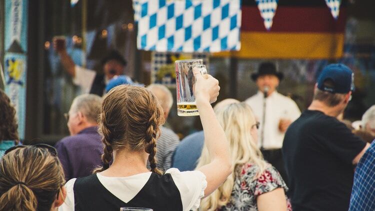 Pubs raise steins to celebrate Oktoberfest