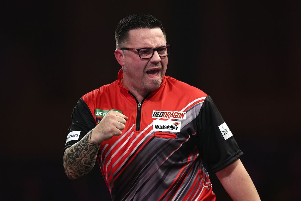 Darts players sponsorship gifted to PubAid