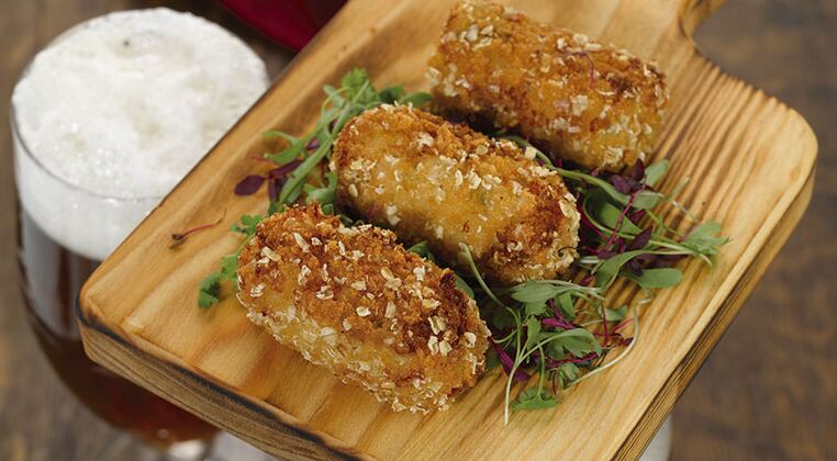 Melted-cheese-and-beer-croquettes-veggie.png
