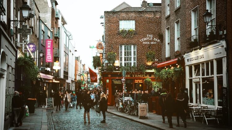What could the lifting of Covid-19 lockdown around the world mean for UK pubs?