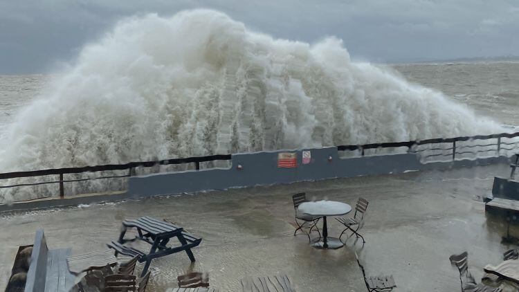 Inn-on-the-Beach-Hayling-Island-Storm-Ciara.jpg