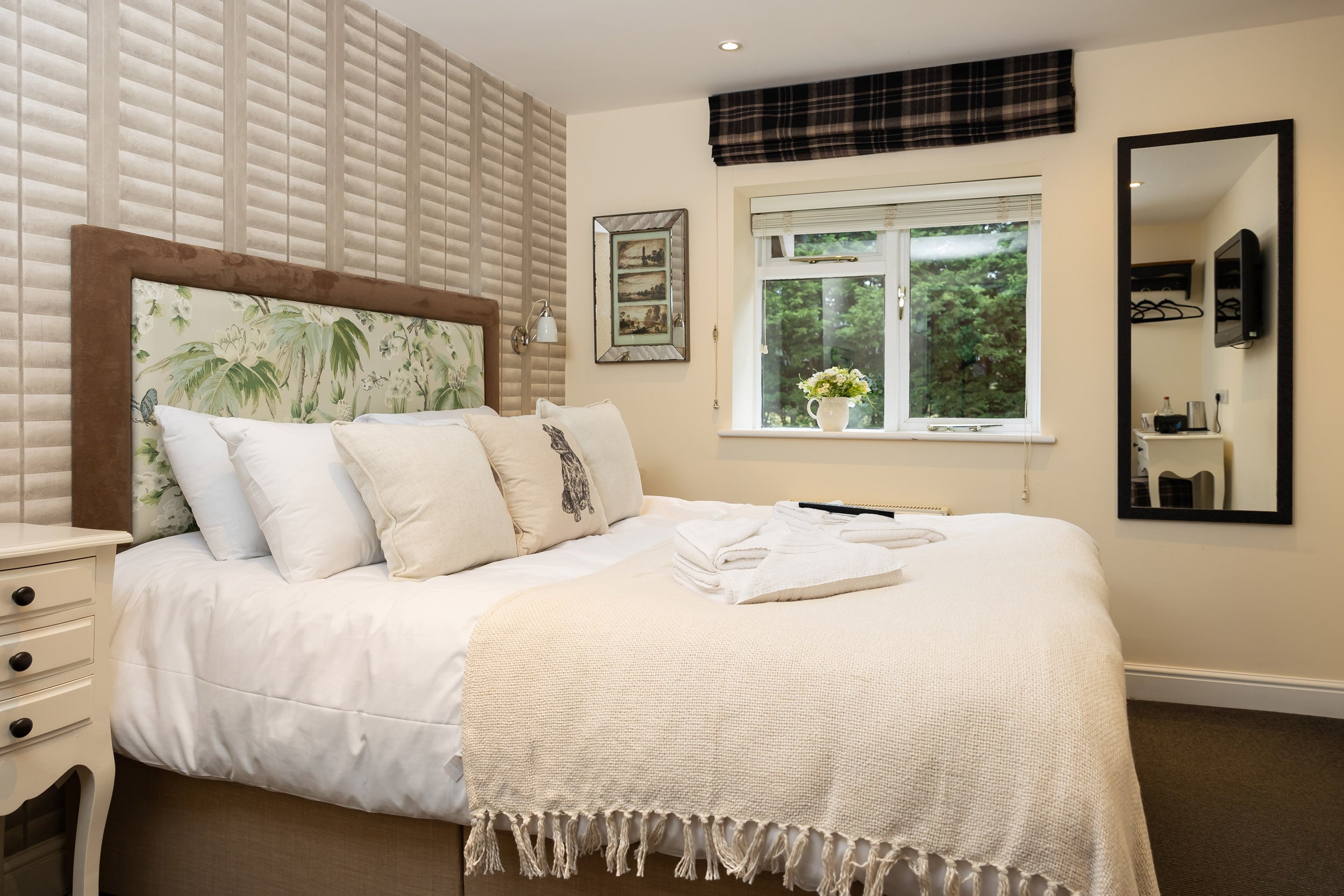 The Olde Coach House bedroom