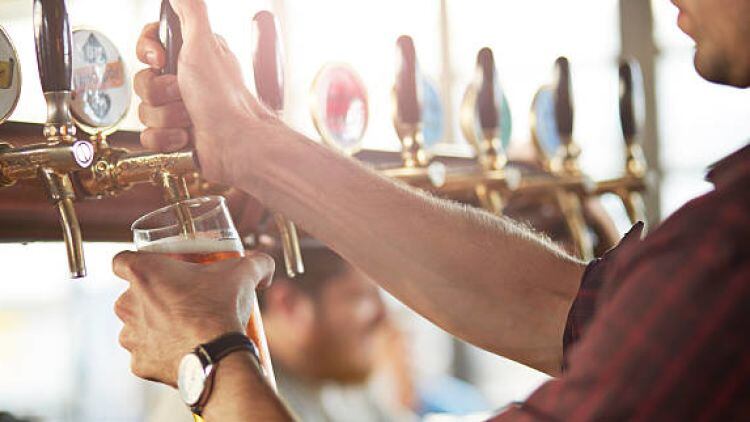 Drinks-sales-in-pubs-held-down-by-inflation-in-real-terms.jpg