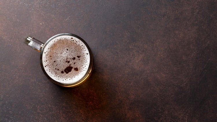 Can-you-order-at-the-bar-in-pubs-when-they-reopen.jpg