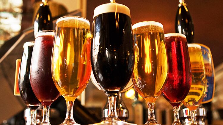 Assorted-beers-on-the-bar-beer-genie.jpg
