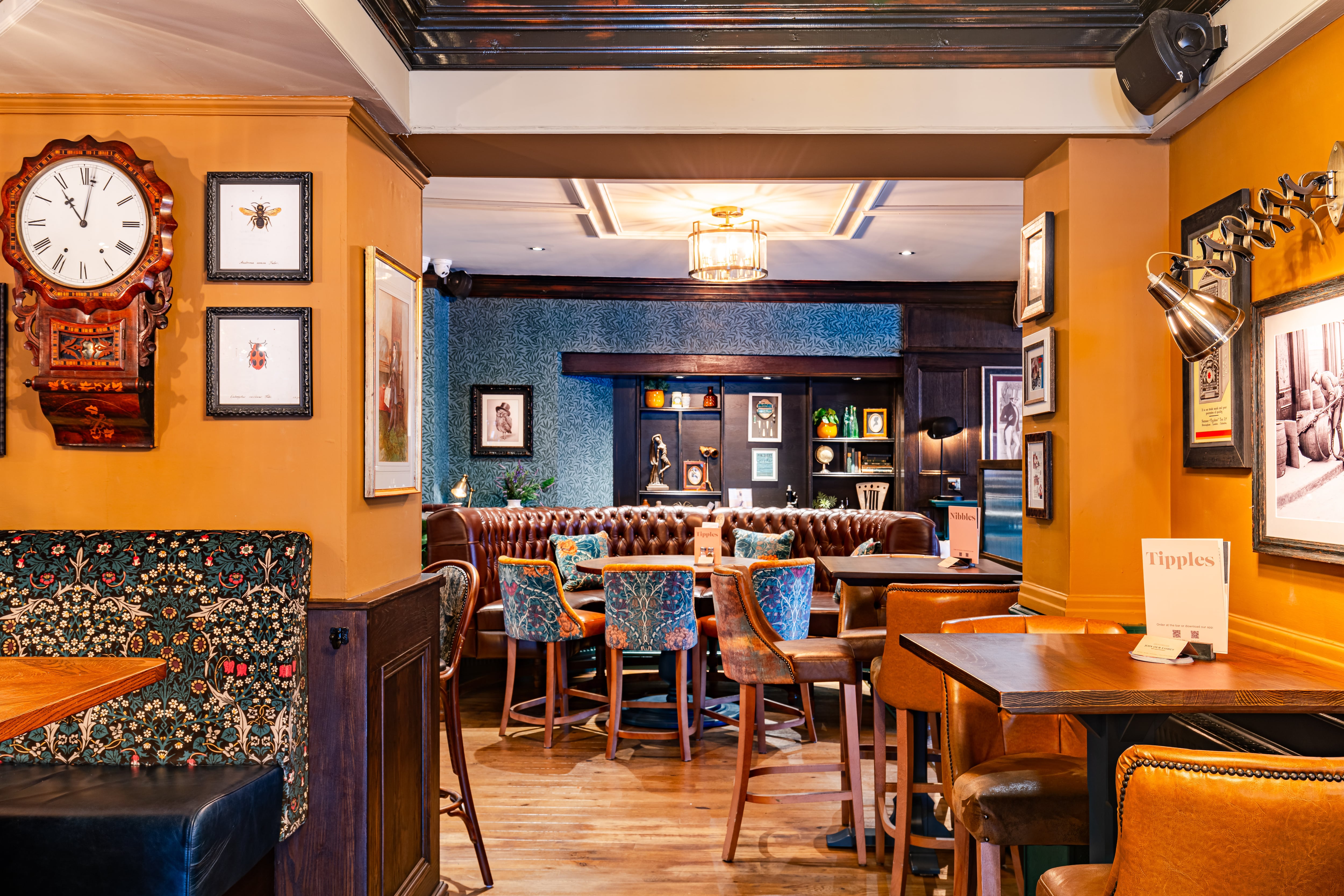 Almond Family Pubs - Fletchers Arms - dining