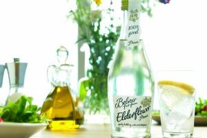 Bel-voir-elderflower_presse_lifestyle_dining_ret_small.jpg