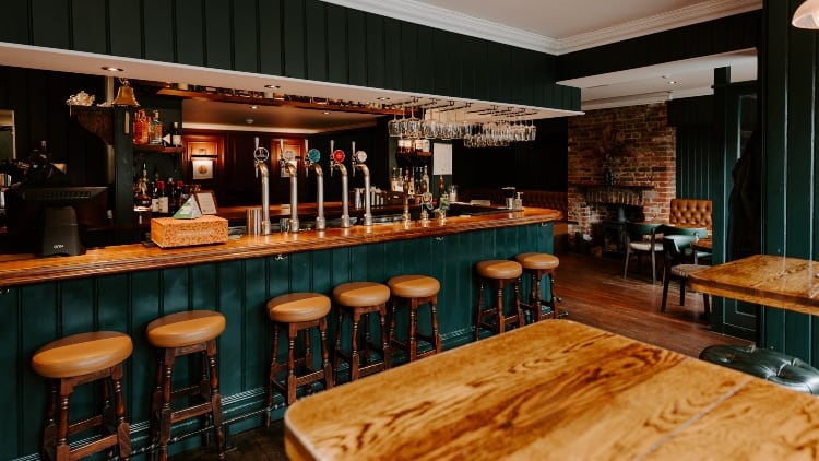 Victoria-Oxshott-bar.jpg