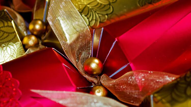 Pub group cuts the crackers for Christmas