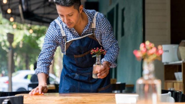 Economic-pressure-holding-hospitality-sector-recruitment-back.jpg
