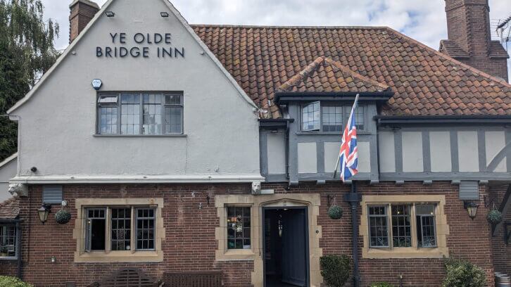 Drinks-available-at-Ye-Olde-Bridge-Inn-Oxton-Nottinghamshire.jpg