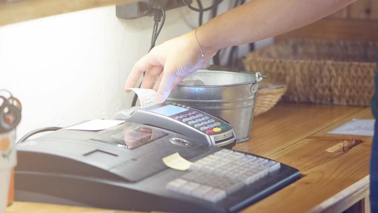 2021 spending in hospitality sector down 18.5%