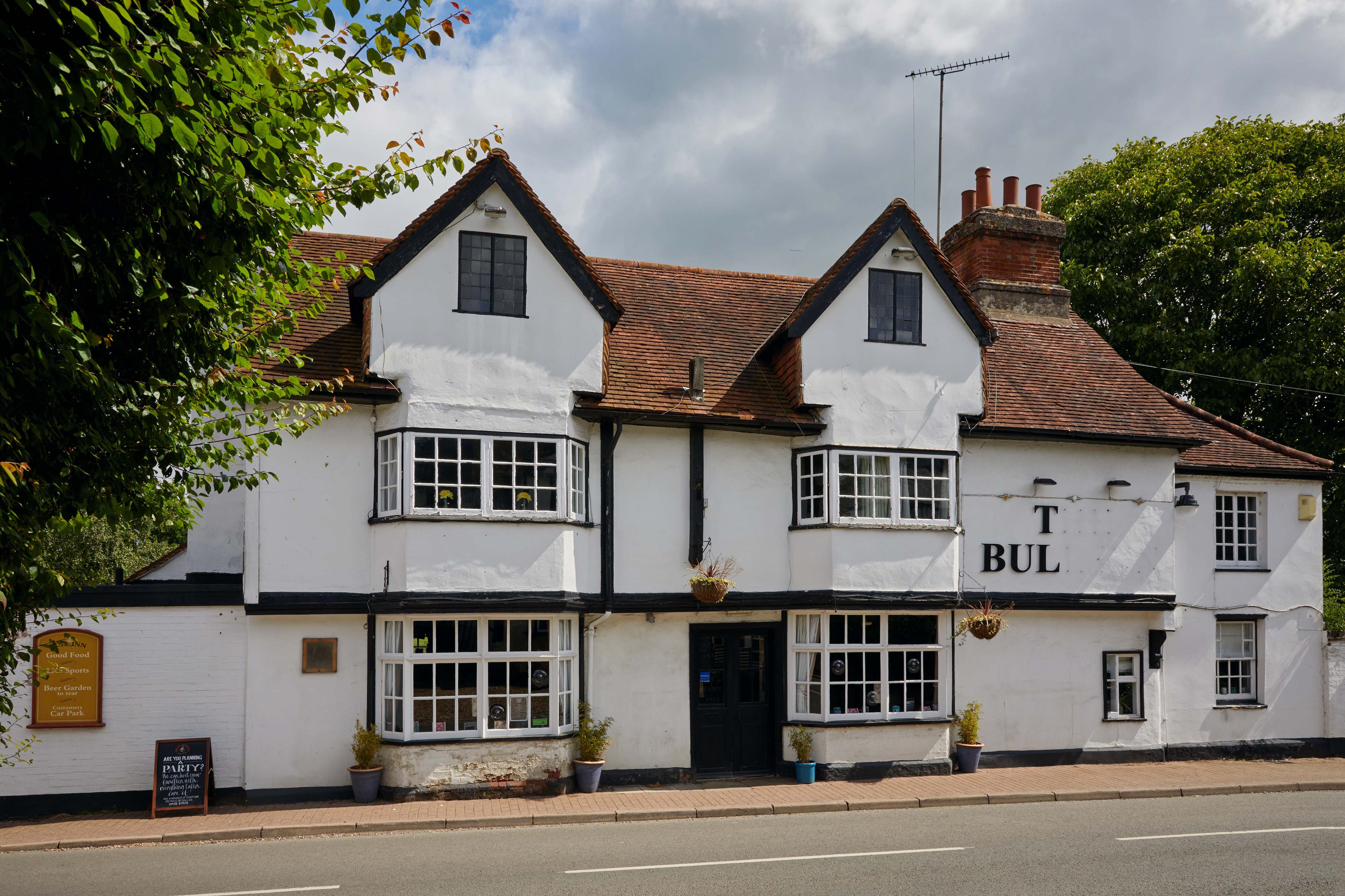 the_bull_pre_refurb_24_019.jpg