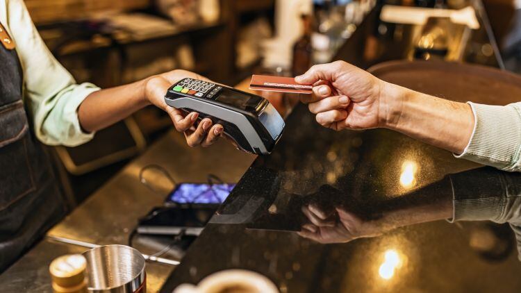 Hospitality-spending-in-the-first-half-of-2022.jpg