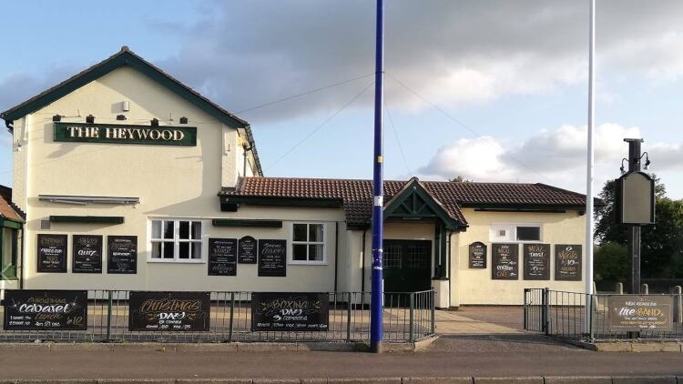Admiral-Taverns-licensee-spends-9-000-to-feed-local-community-during-Covid-19-lockdown.jpg