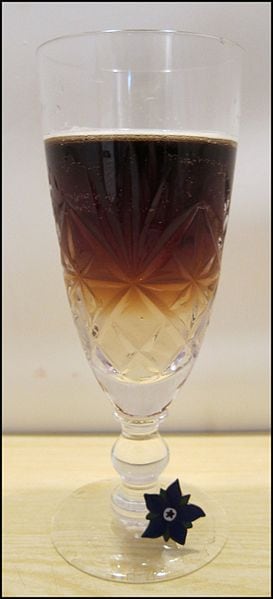273px-Black_Velvet_Cocktail_Layered.jpg