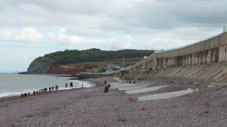 Somerset cliff-edge pub to close after scare