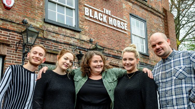 Black-Horse-2.jpg