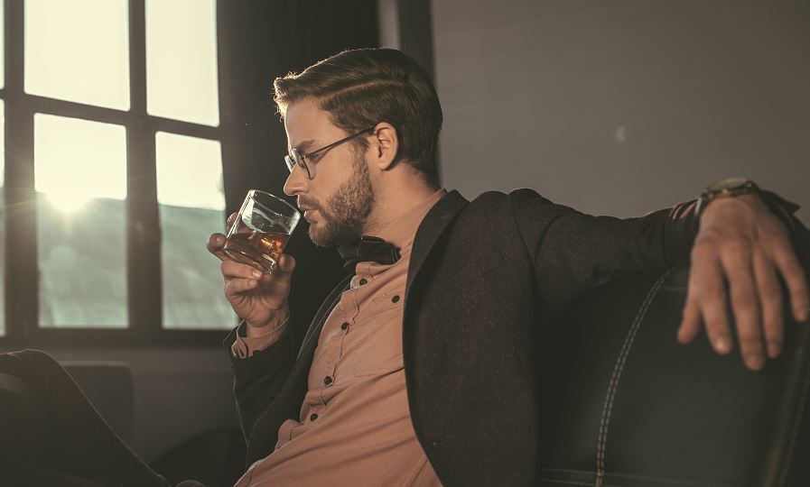 whiskey-drinkers-can-be-young.jpg