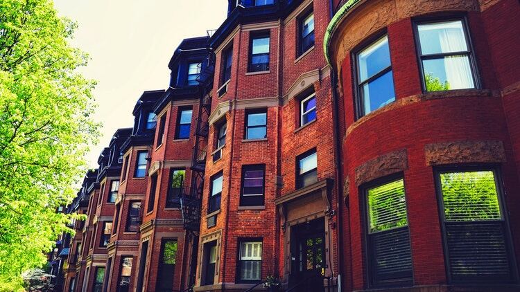 Houses near JDW pubs £70k cheaper than average price