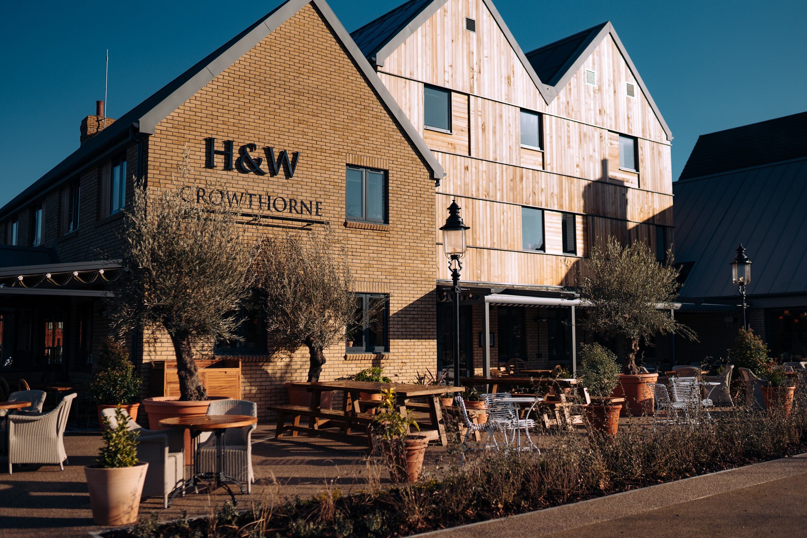 Hall & Woodhouse new site H&W Crowthorne in Berkshire