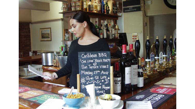 The-Hanmer-Arms-Inn-Whitchurch-Shropshire_2.jpg