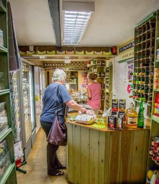 The-White-Horse-Inn-shop.jpg