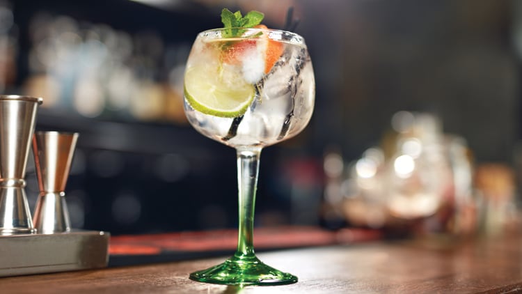 Gin costs 514% more in pubs than in supermarkets