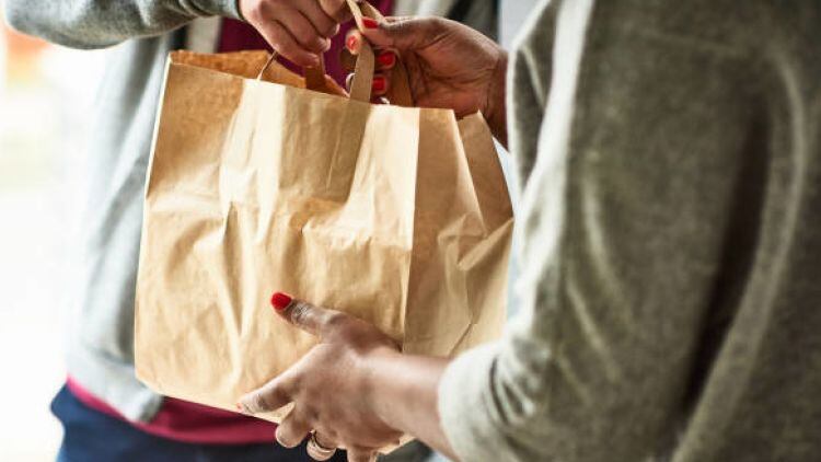 Pub-delivery-and-takeaway-sales-reach-five-times-pre-pandemic-levels-in-January-2022.jpg