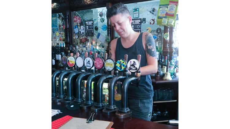 The-Great-Northern-Railway-Tavern-Hornsley-London.jpg