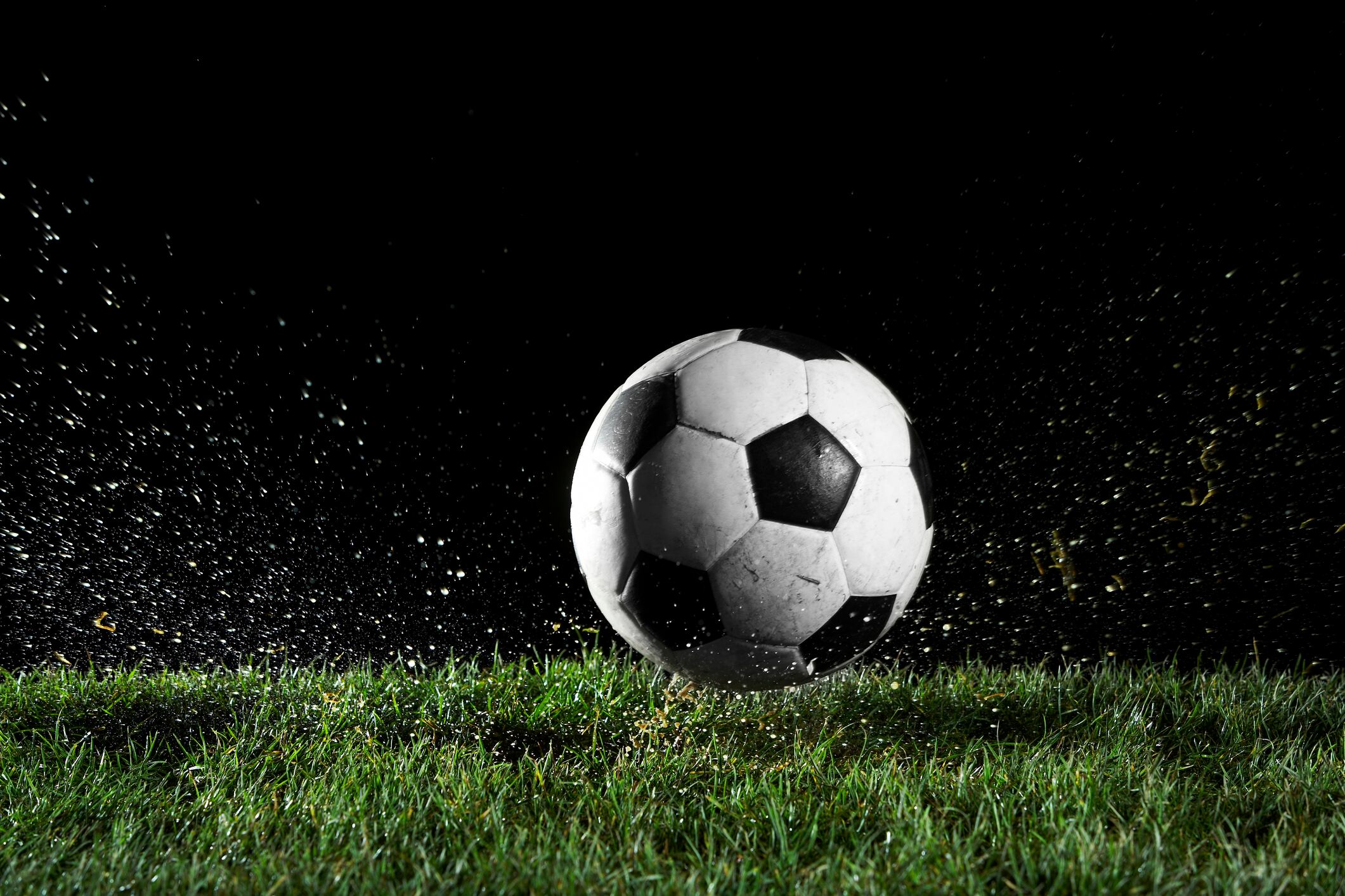 Football icons share why pubs and sport are perfect partners
