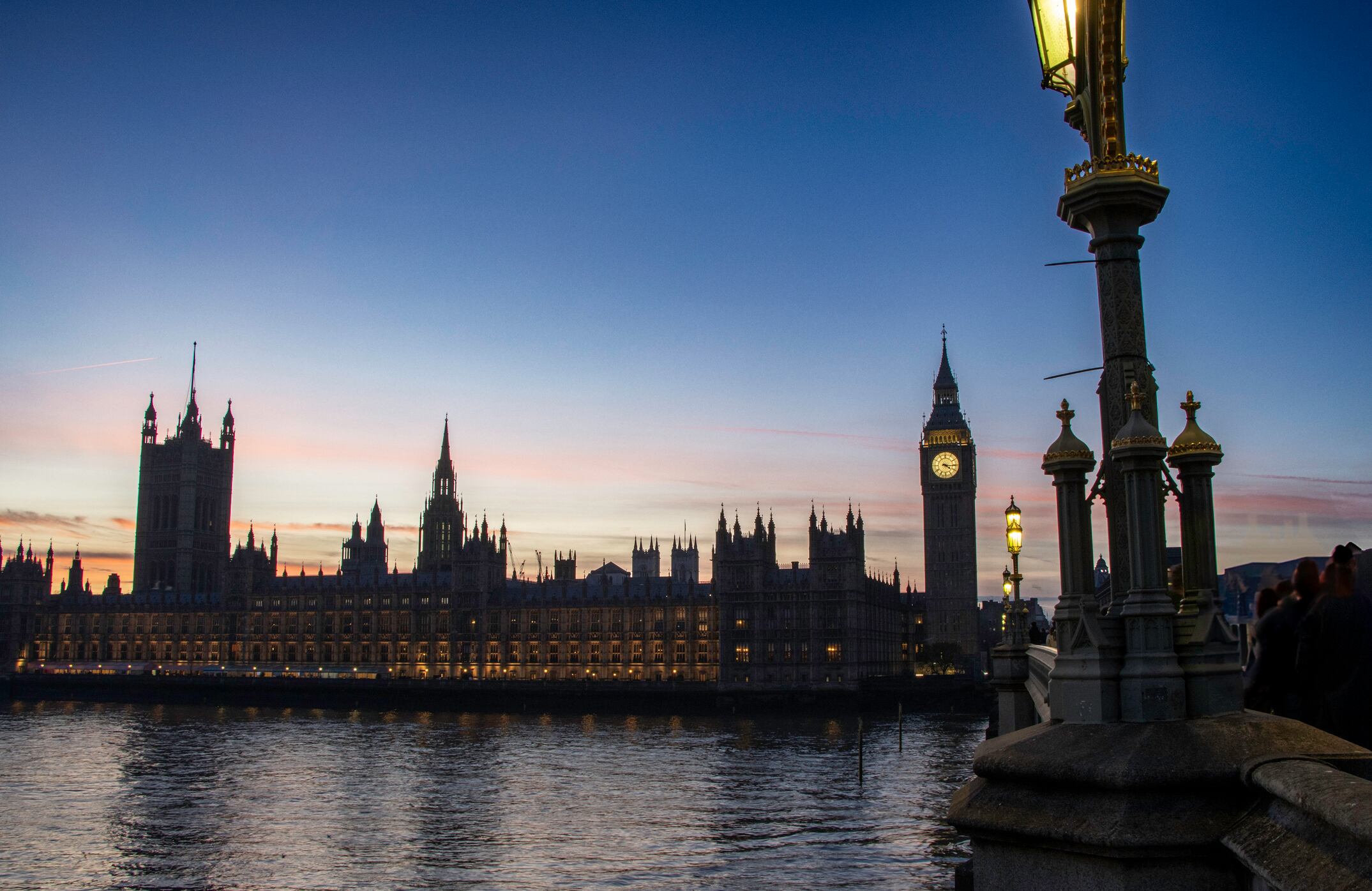 Exterior view of the Houses of Parliament in London, symbolising the UK Government’s role in announcing business rate reforms for pubs and hospitality venues.