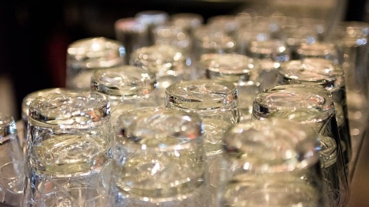 What should you do if customers steal glasses?