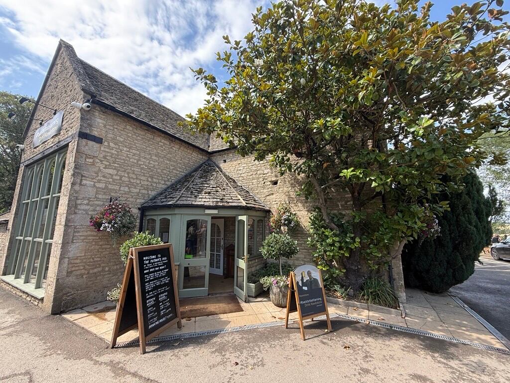 Farmer's Dog pub