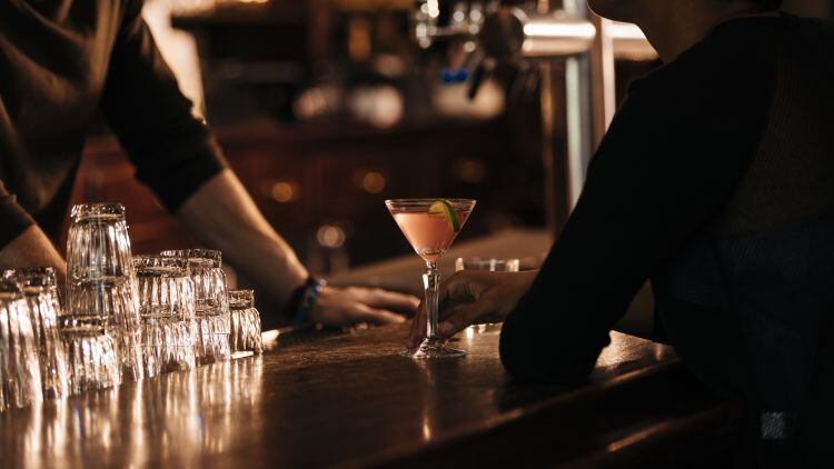 Sales-in-pubs-compared-to-bars-and-restaurants-March-2022.jpg