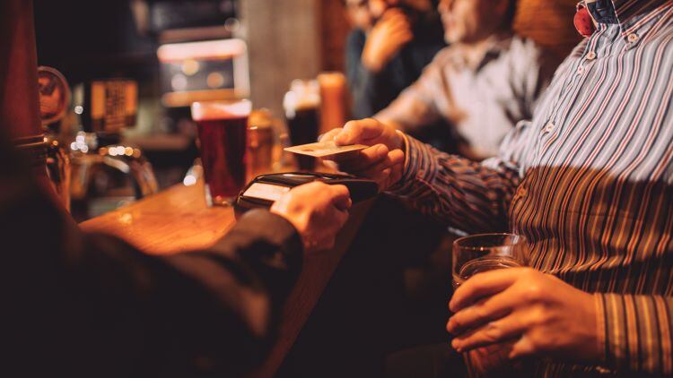 How-much-did-people-spend-on-drinks-in-pubs-in-March-2023.jpg