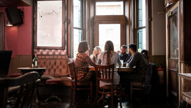 Rent hike pushes licensees to leave pub after 30 years